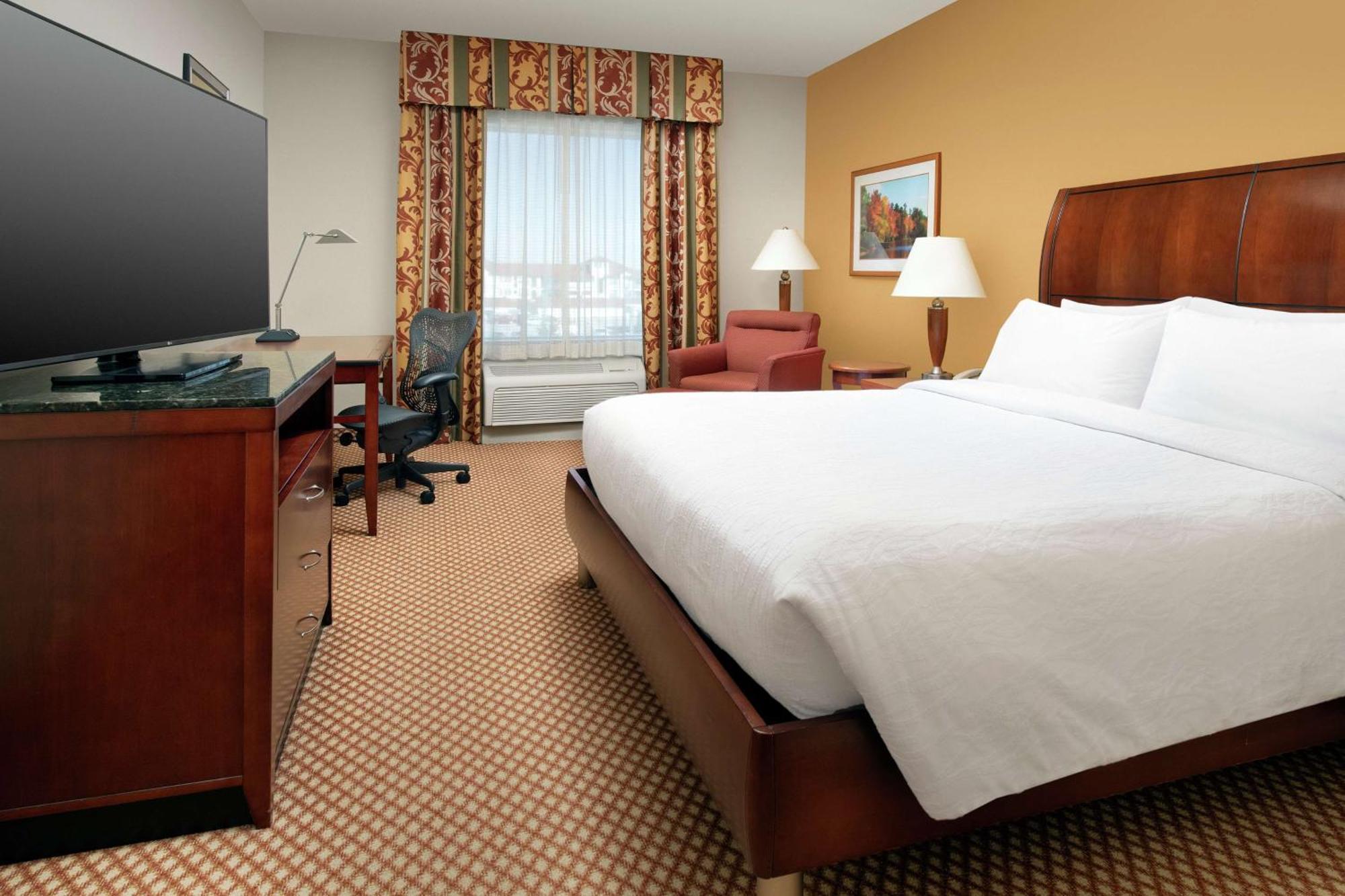 Hilton Garden Inn Одесса Экстерьер фото