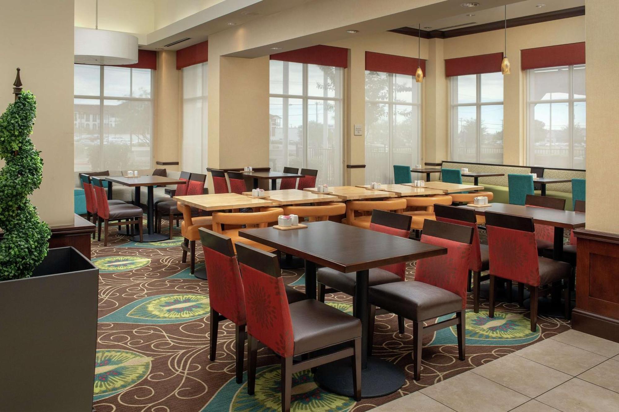 Hilton Garden Inn Одесса Экстерьер фото
