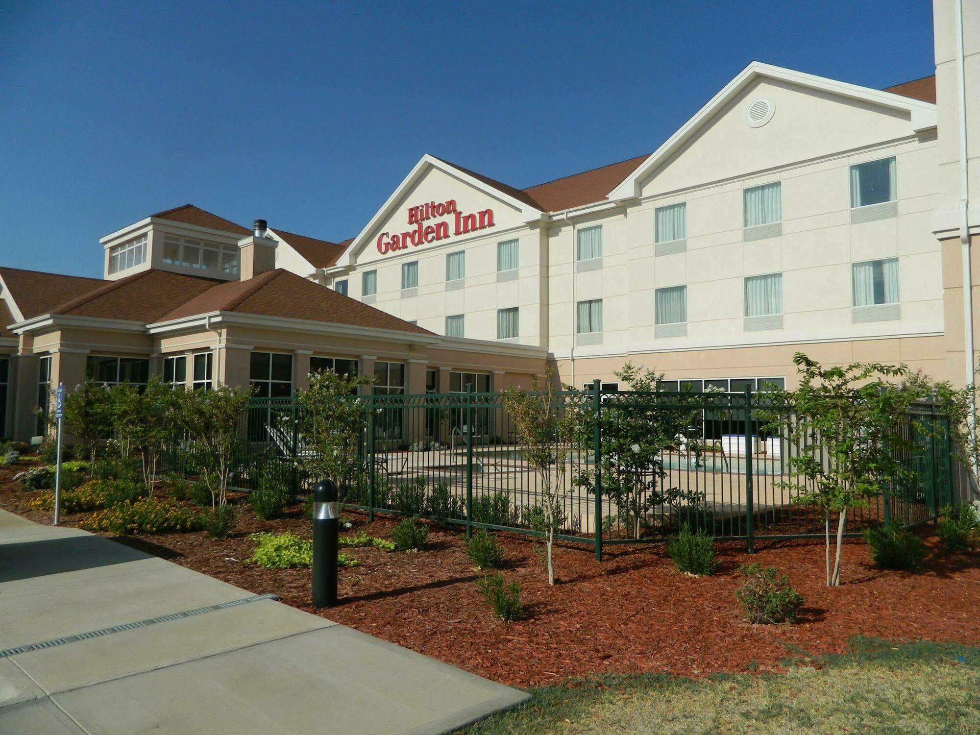 Hilton Garden Inn Одесса Экстерьер фото